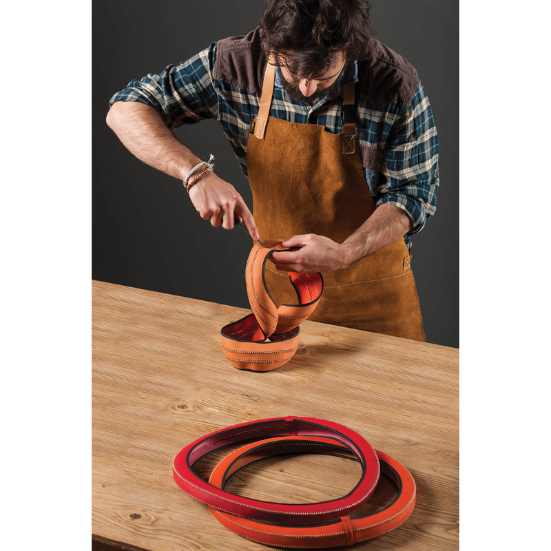 Stuurhoes auto universeel type Artisan zwart en rood stickse